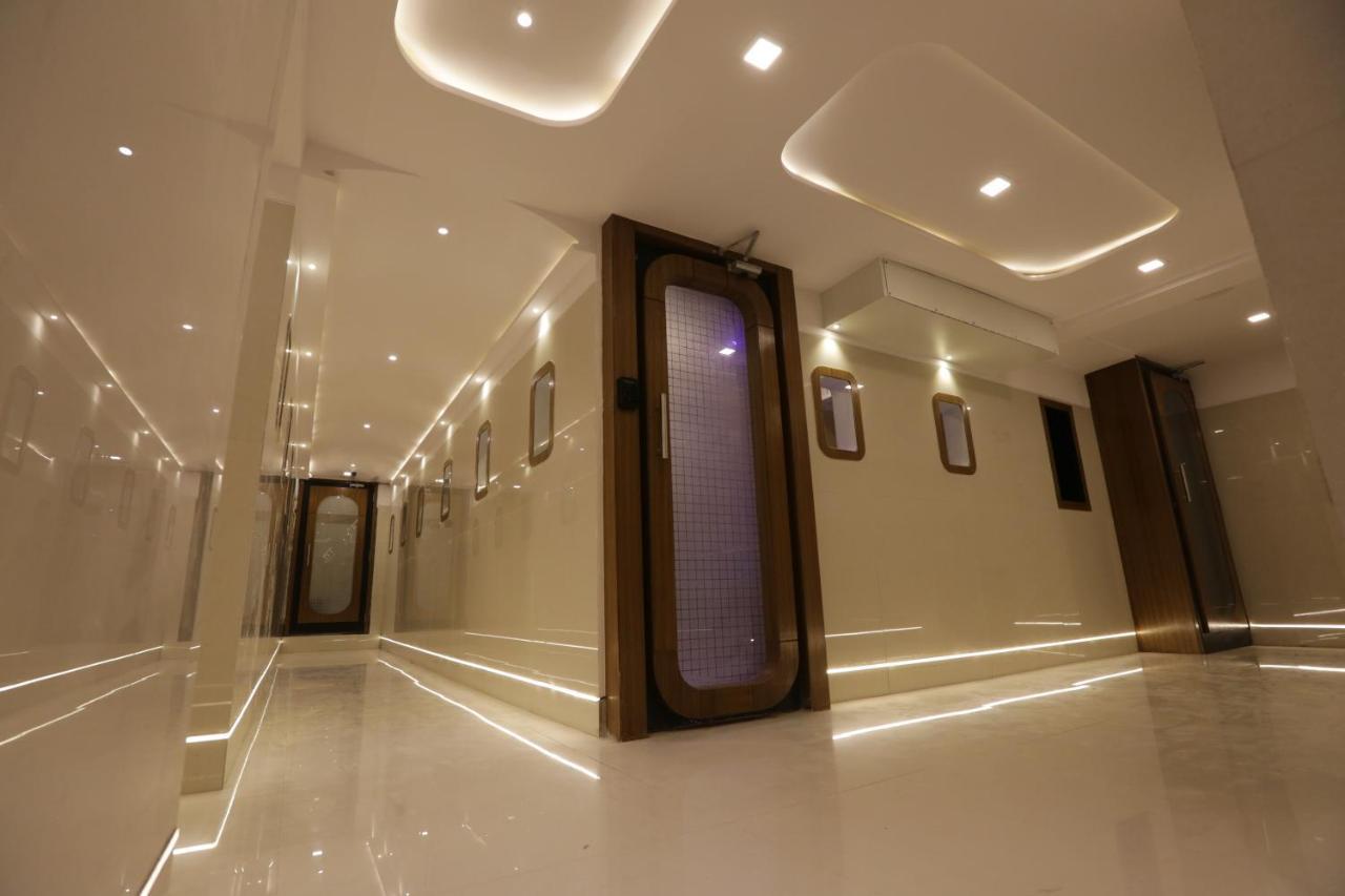 Single Bed 6-Bed Dormitory Room