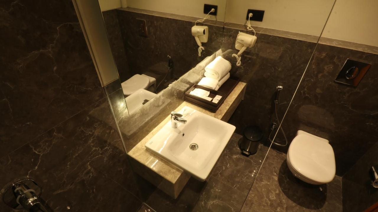 Deluxe Room with 15% off on laundry and mini bar & 20% off on spa services