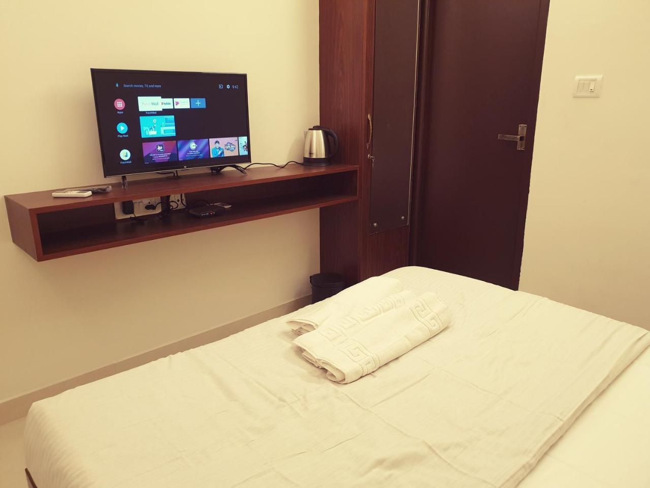 Deluxe Queen Room