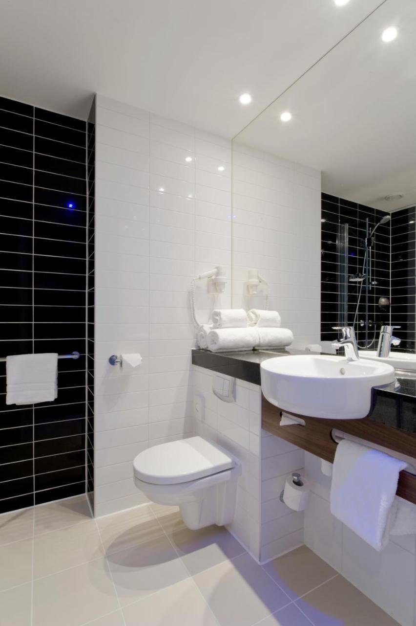Standard Queen Room Ground Floor