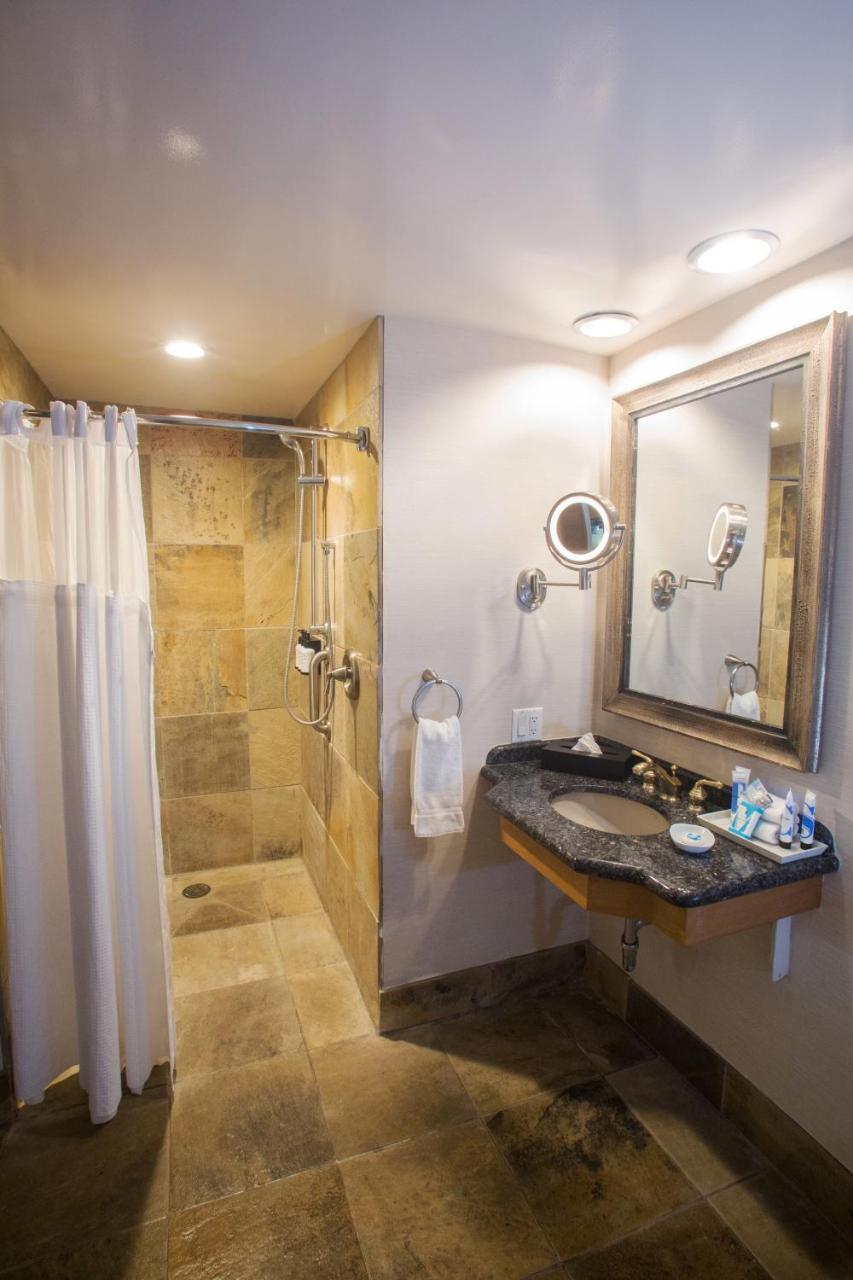 Junior Suite, 1 King Bed Accessible, Bay View