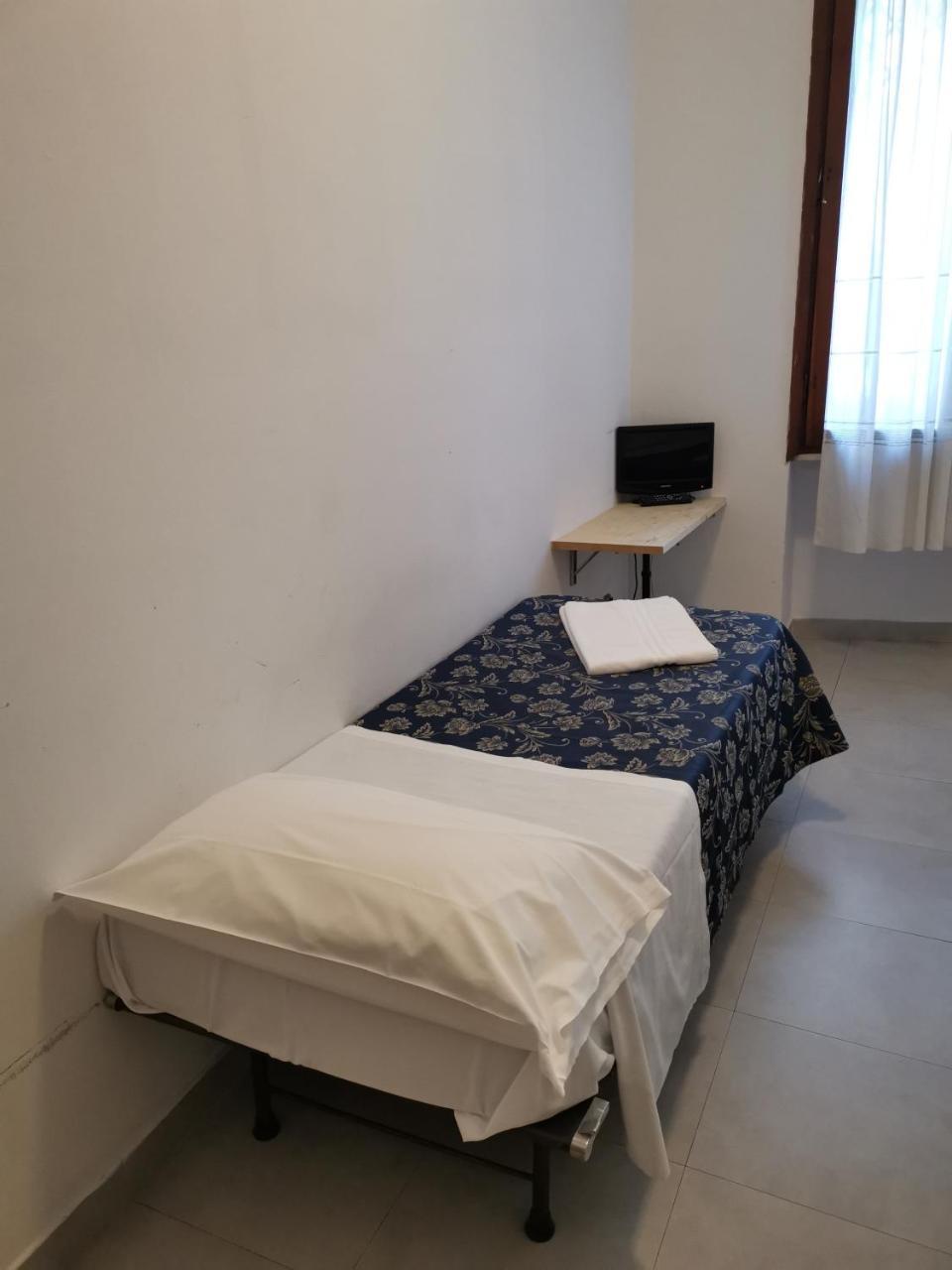 Twin Room with Shared Bathroom