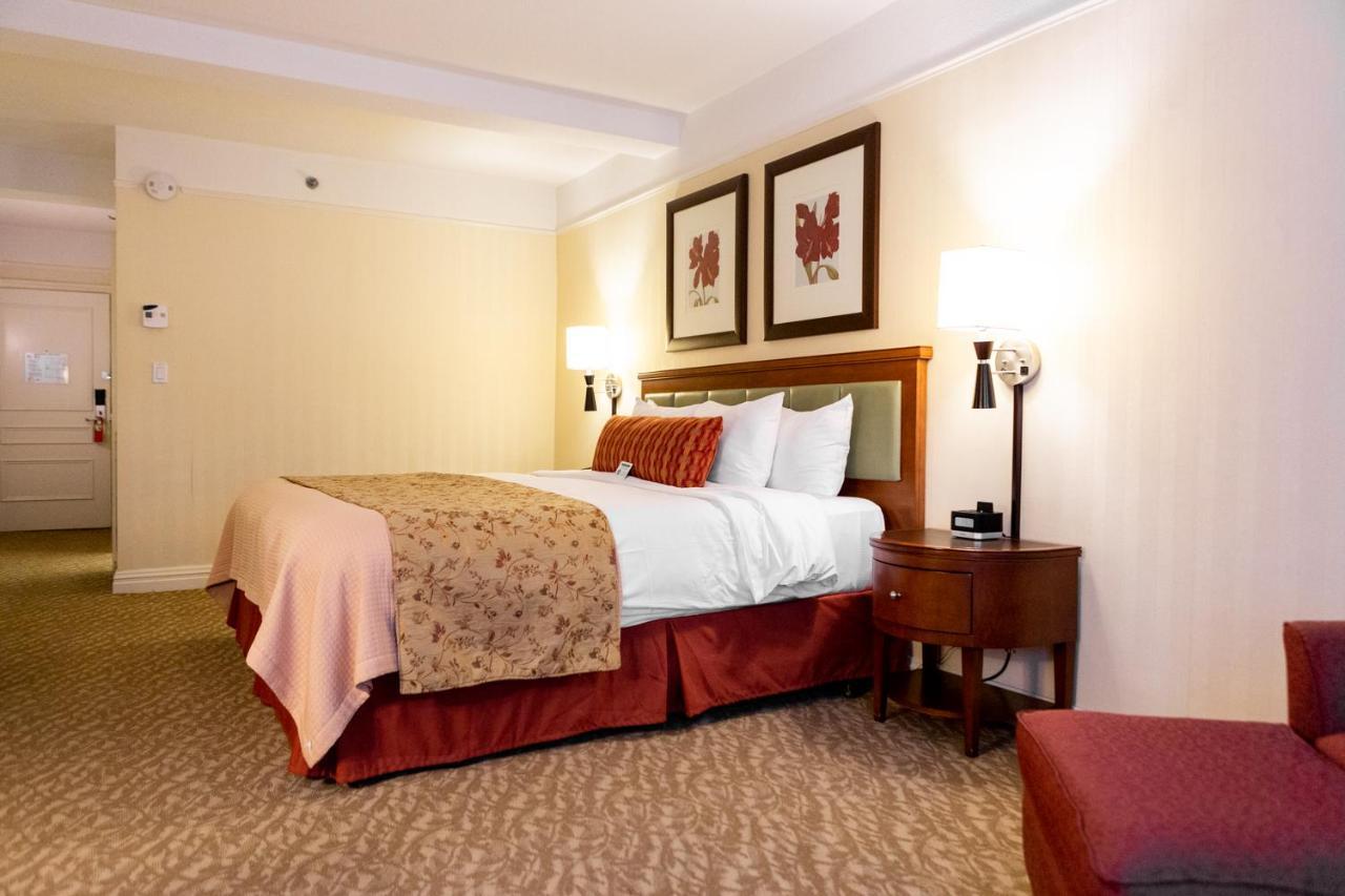 Deluxe Room - King