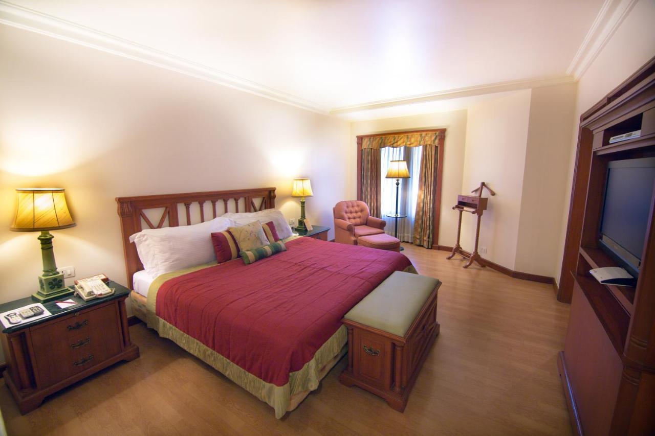 Orchid Suite Separate Living Room Two Way Airport Transfers to T1 only Happy Hours