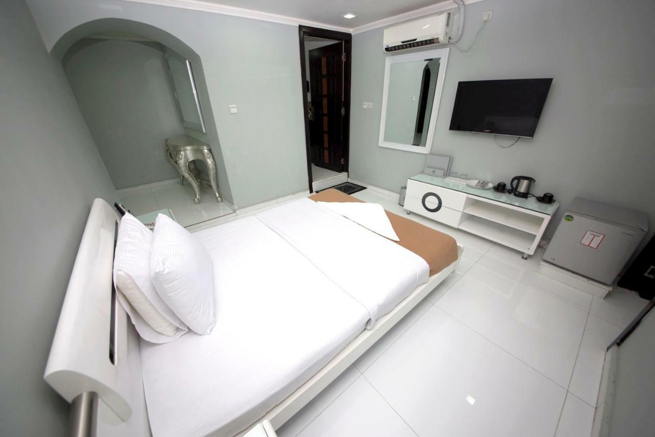 Interconnecting Room