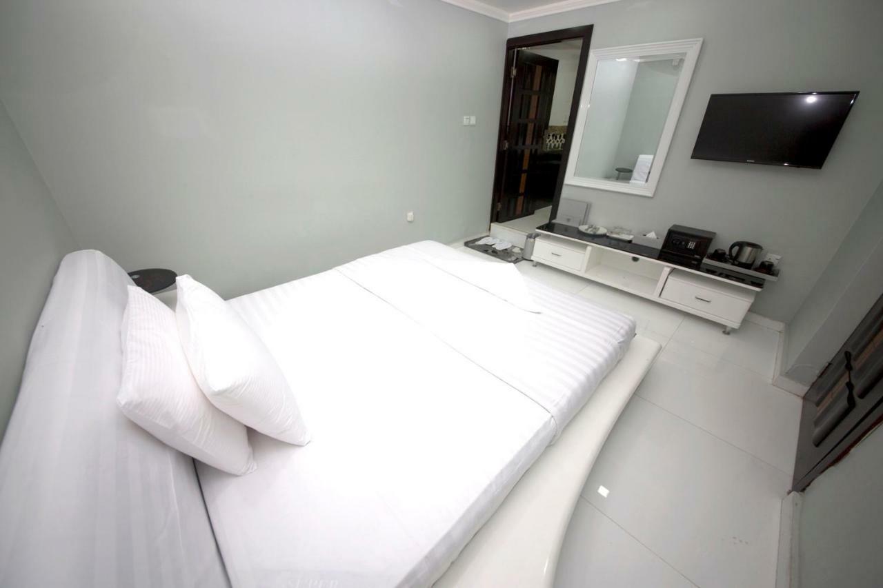 Interconnecting Room