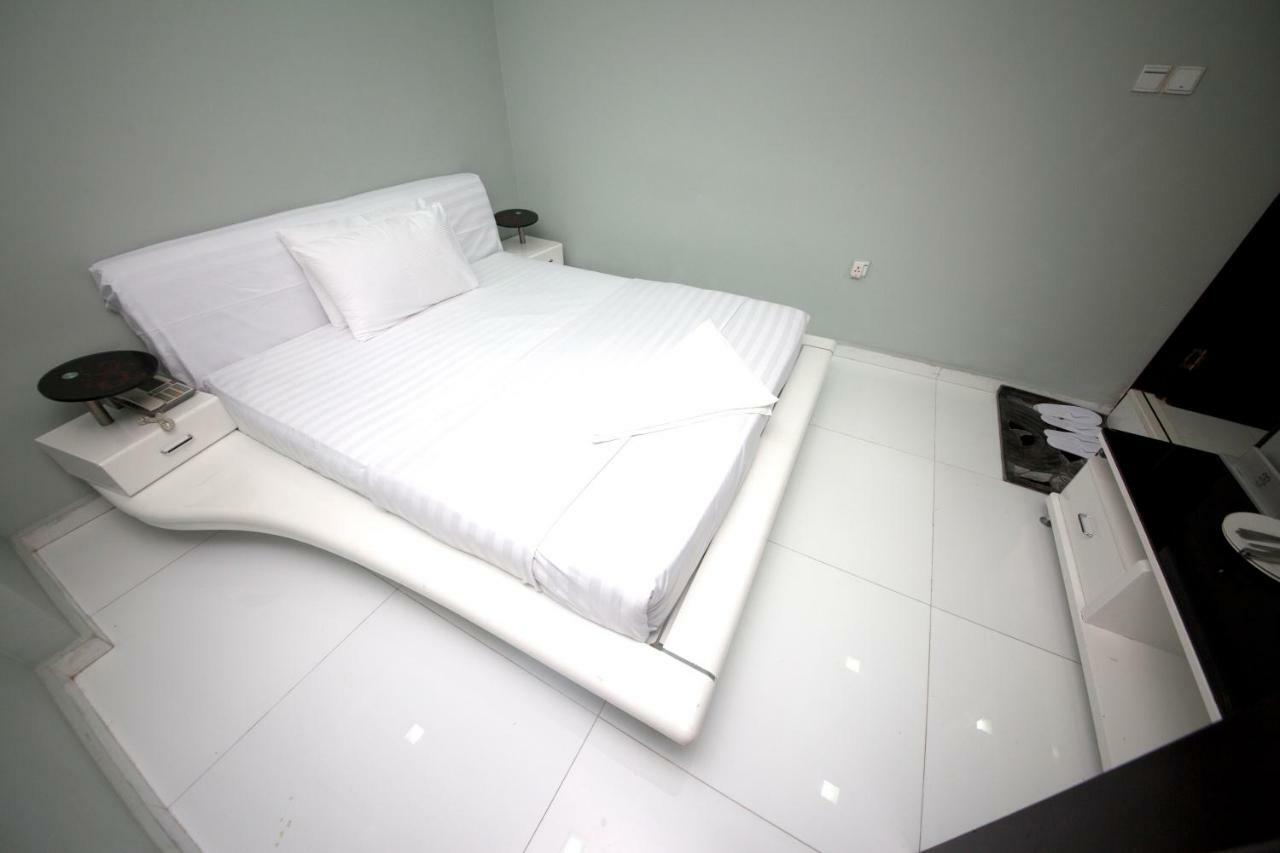 Interconnecting Room