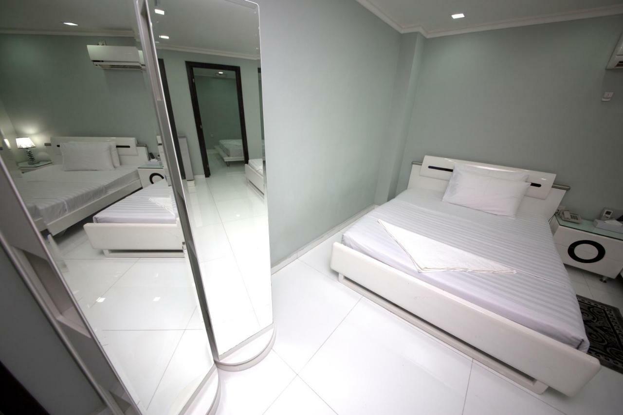 Interconnecting Room