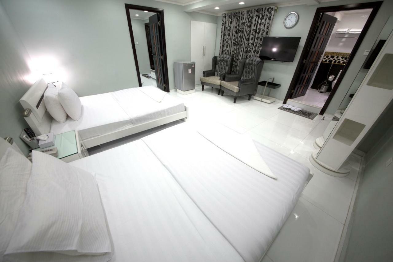 Interconnecting Room