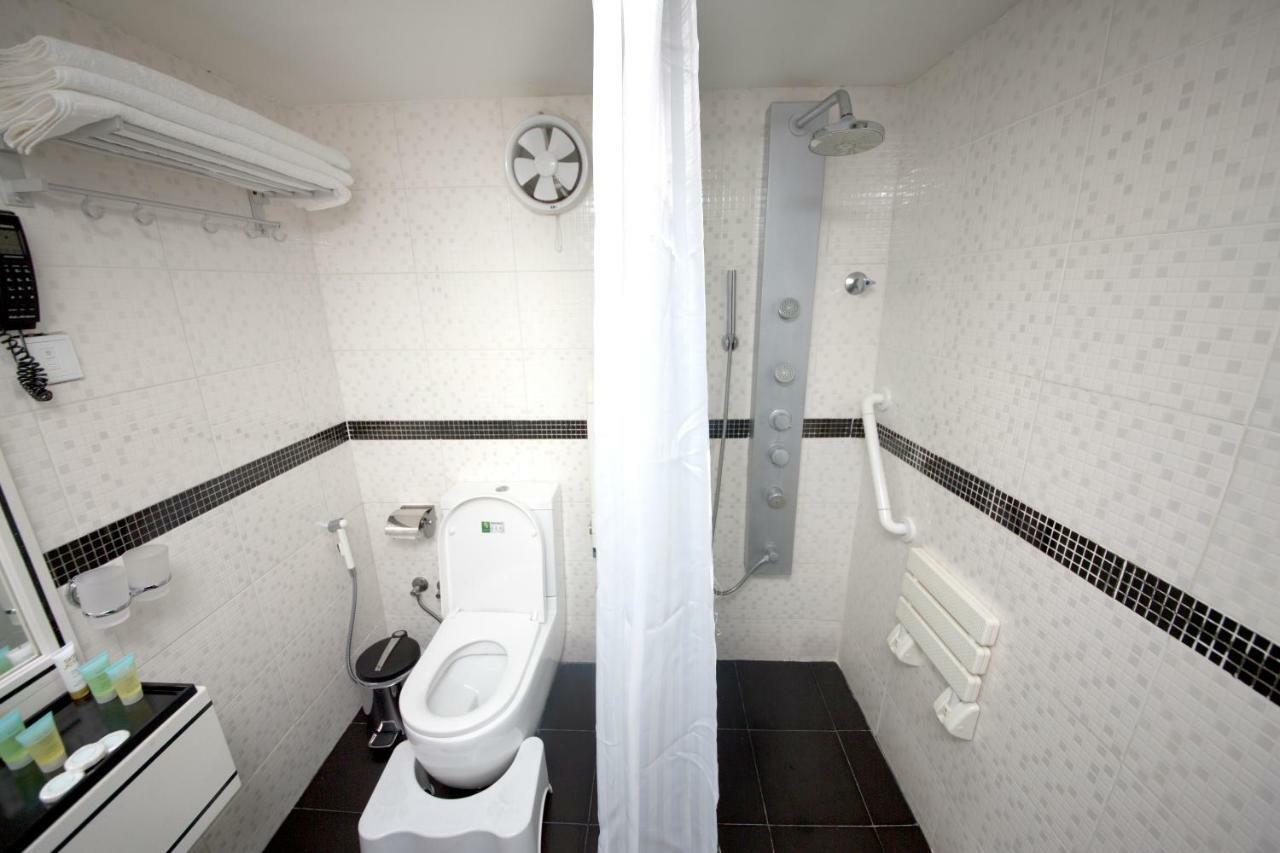 Interconnecting Room