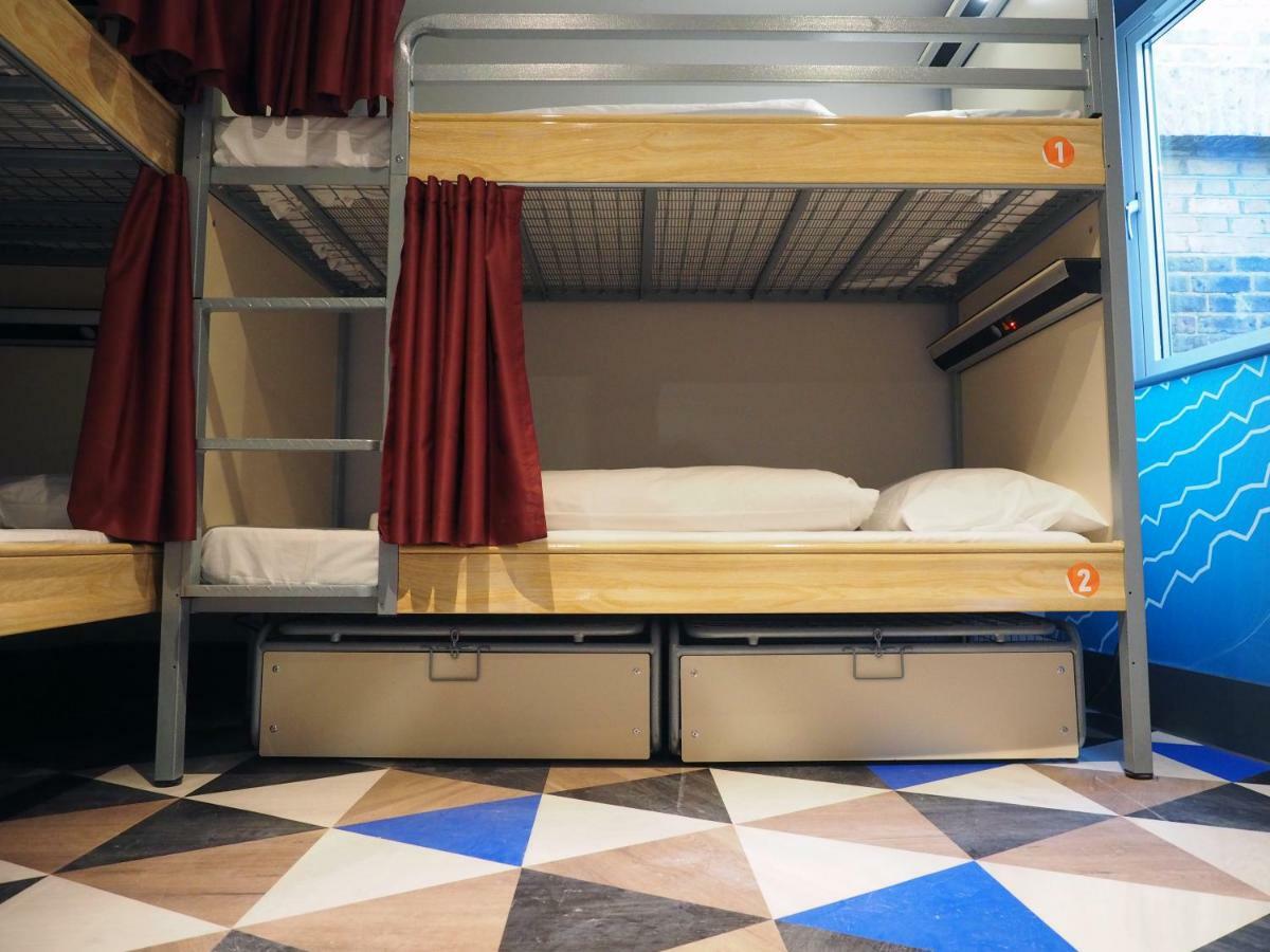 Bed 8-Bed Female Dormitory Room