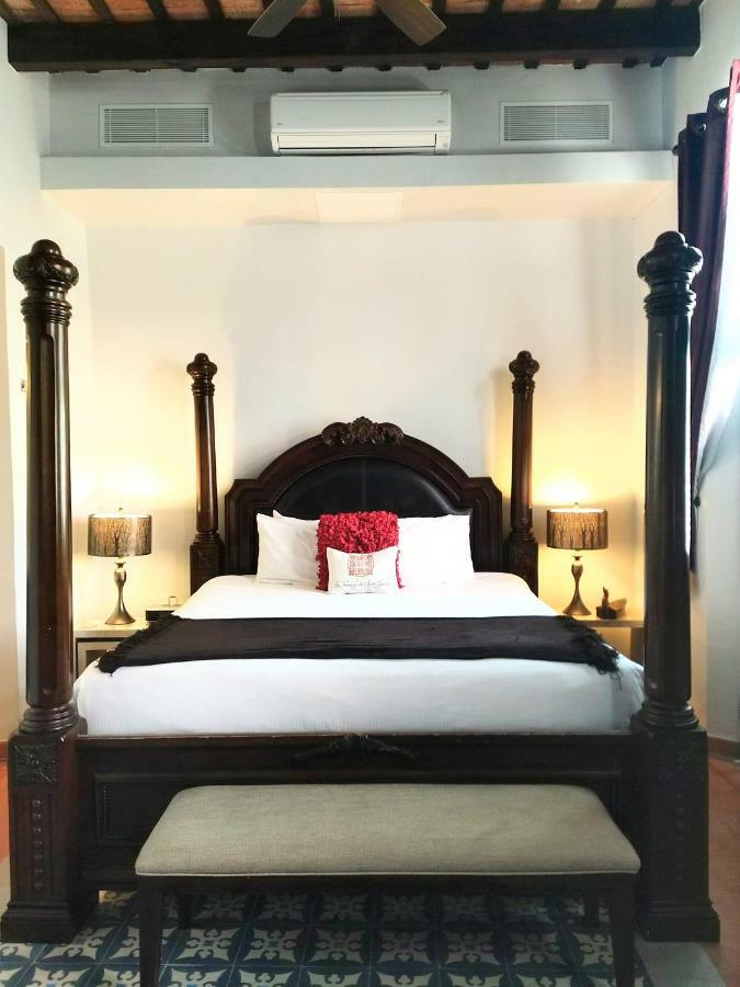 Deluxe Balcony Suite