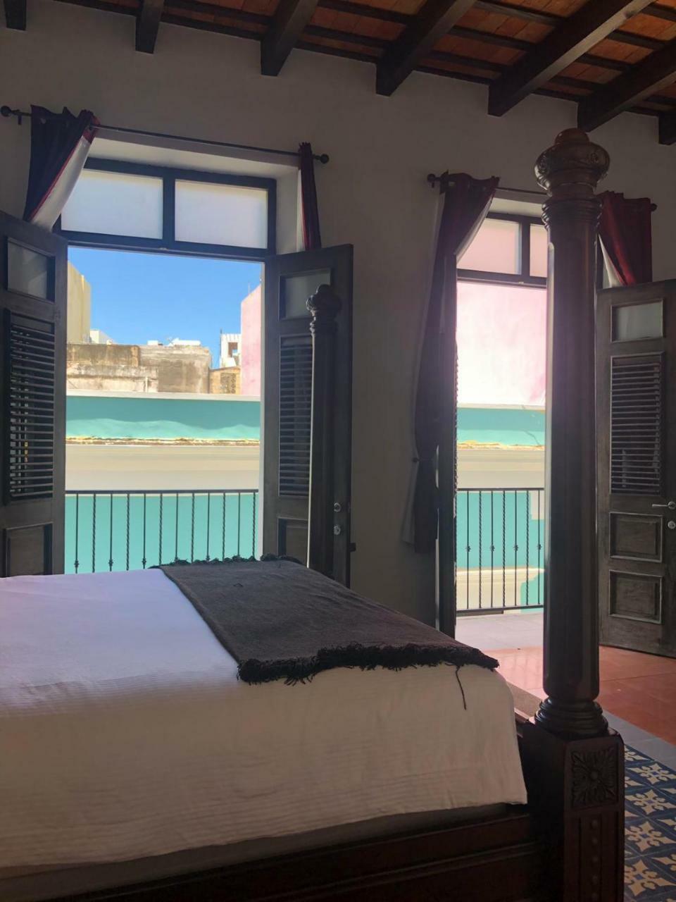 Deluxe Balcony Suite