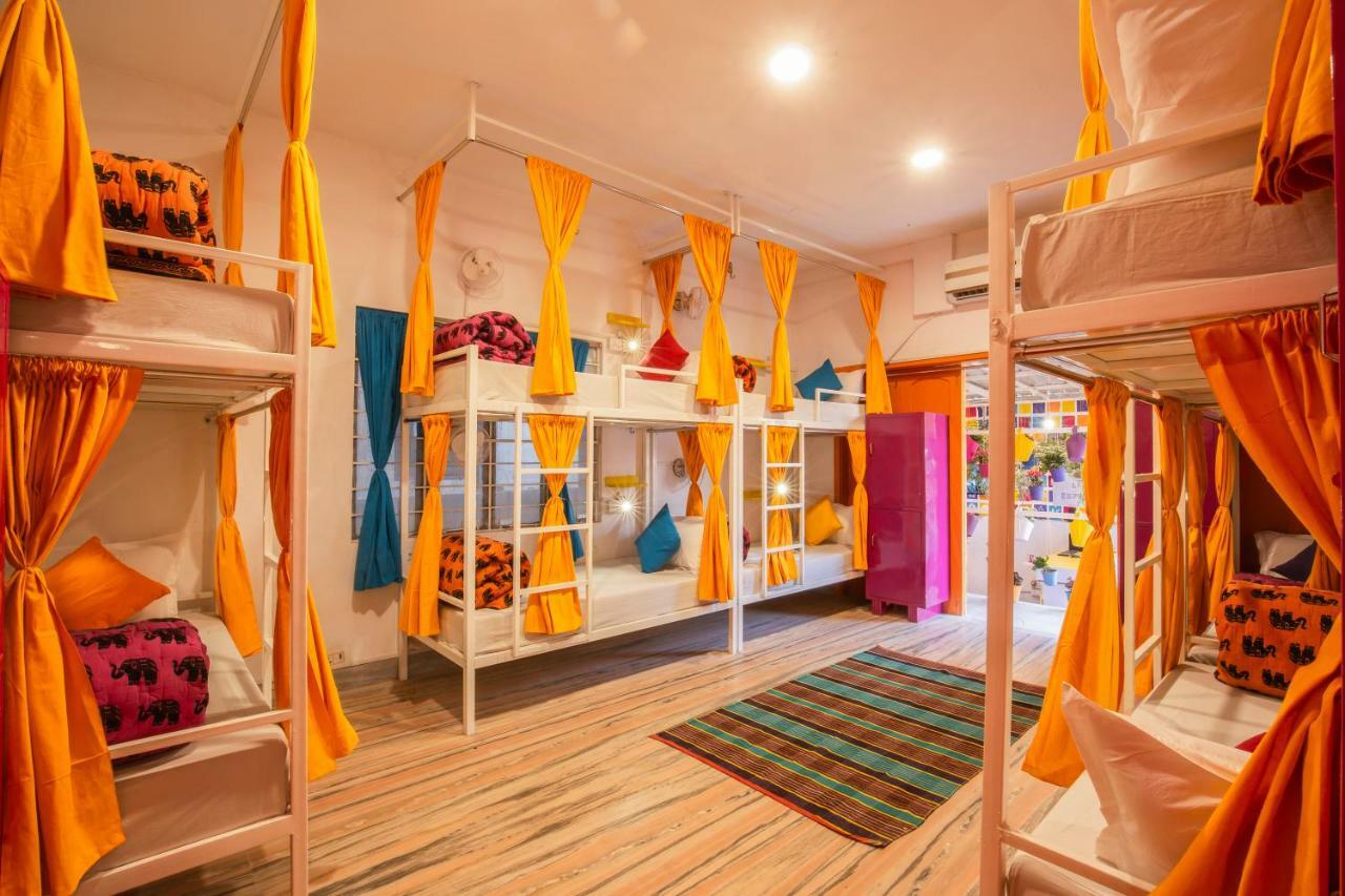 Bed in 10 Bed Mixed A/C Dormitory Room with Shared Bathroom