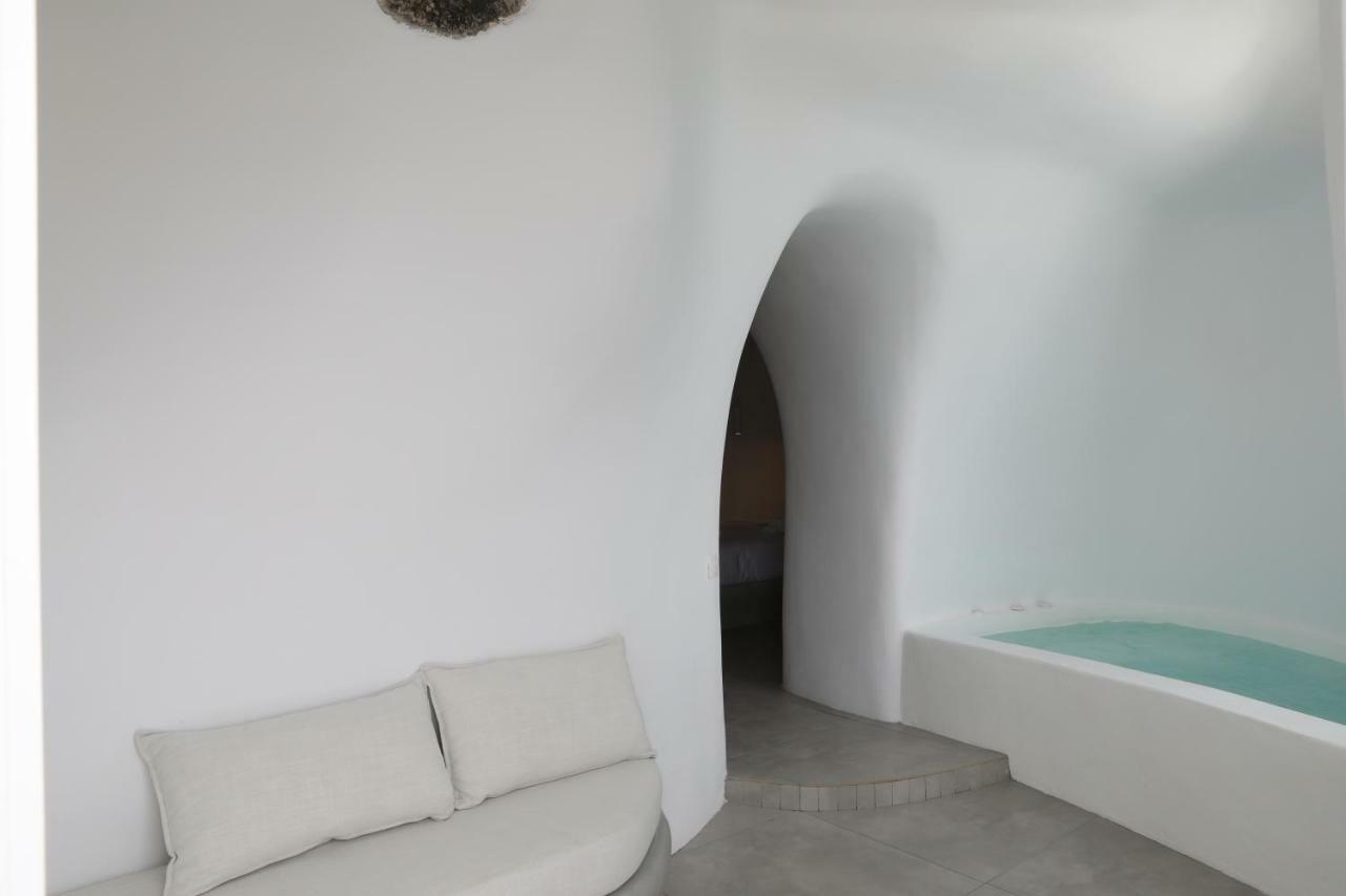 Cave Suite Caldera View Hot Tub