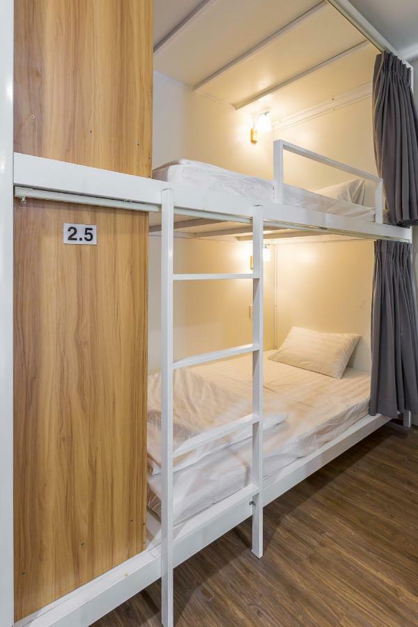 Single Bed 10-Bed Dormitory Room