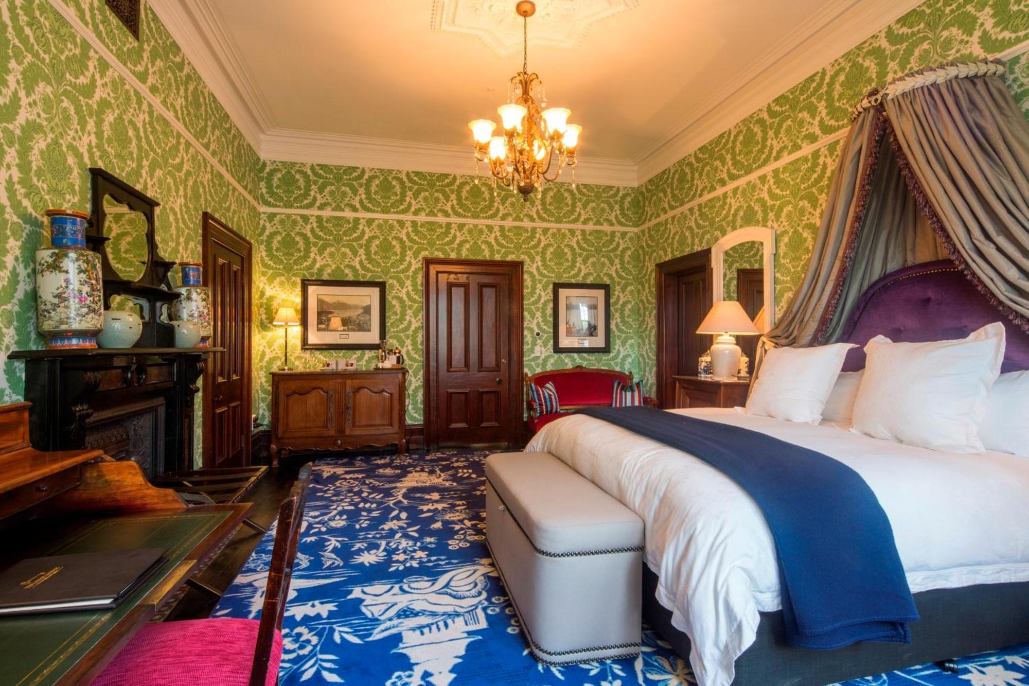 Deluxe King Suite