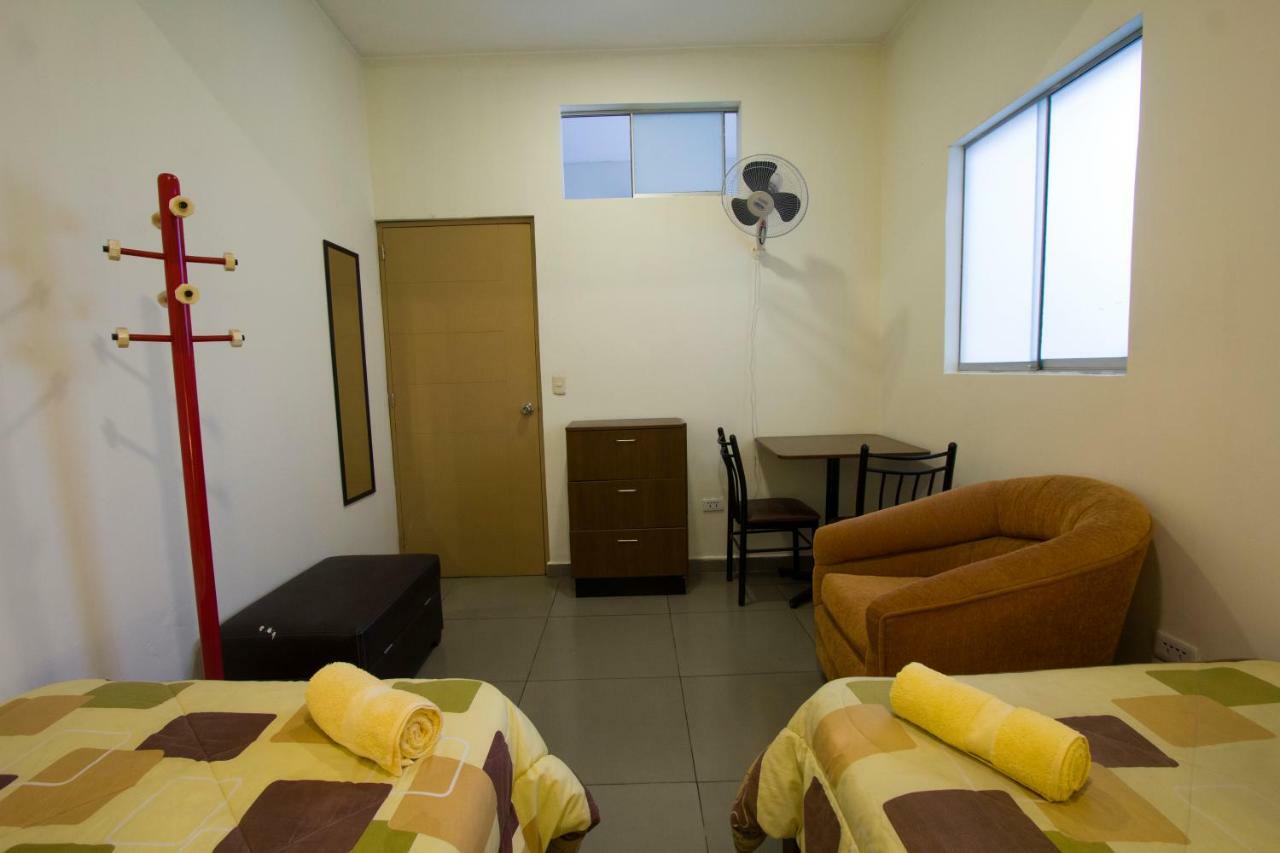 Standard Twin Room with Shared Bathroom