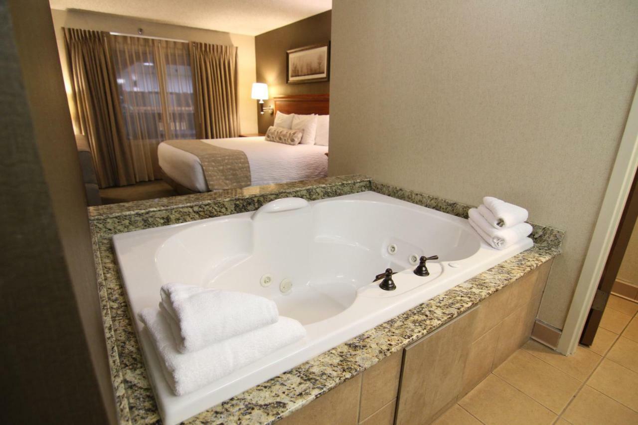 King Suite Spa Bath