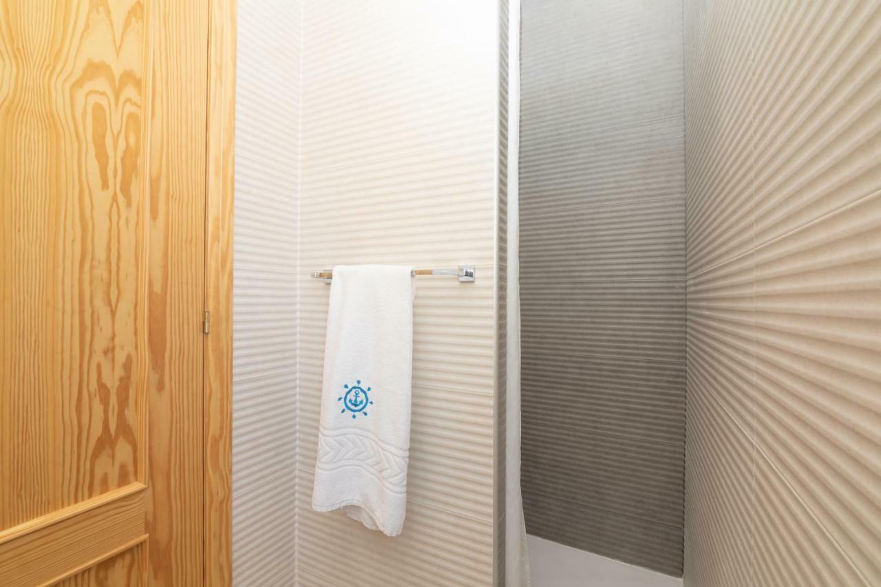 Deluxe Double Room with Side Sea View