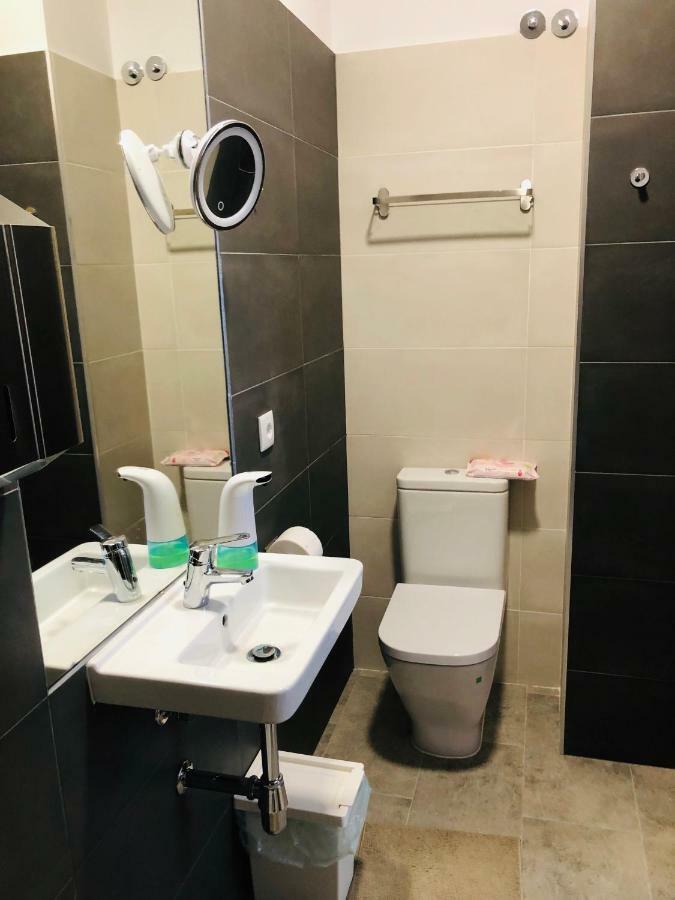 Double Room Private Bathroom