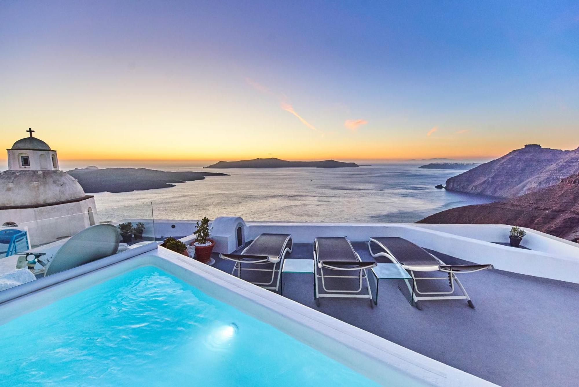 Three-bedroom villa 2 private hot tubs Caldera View terraces