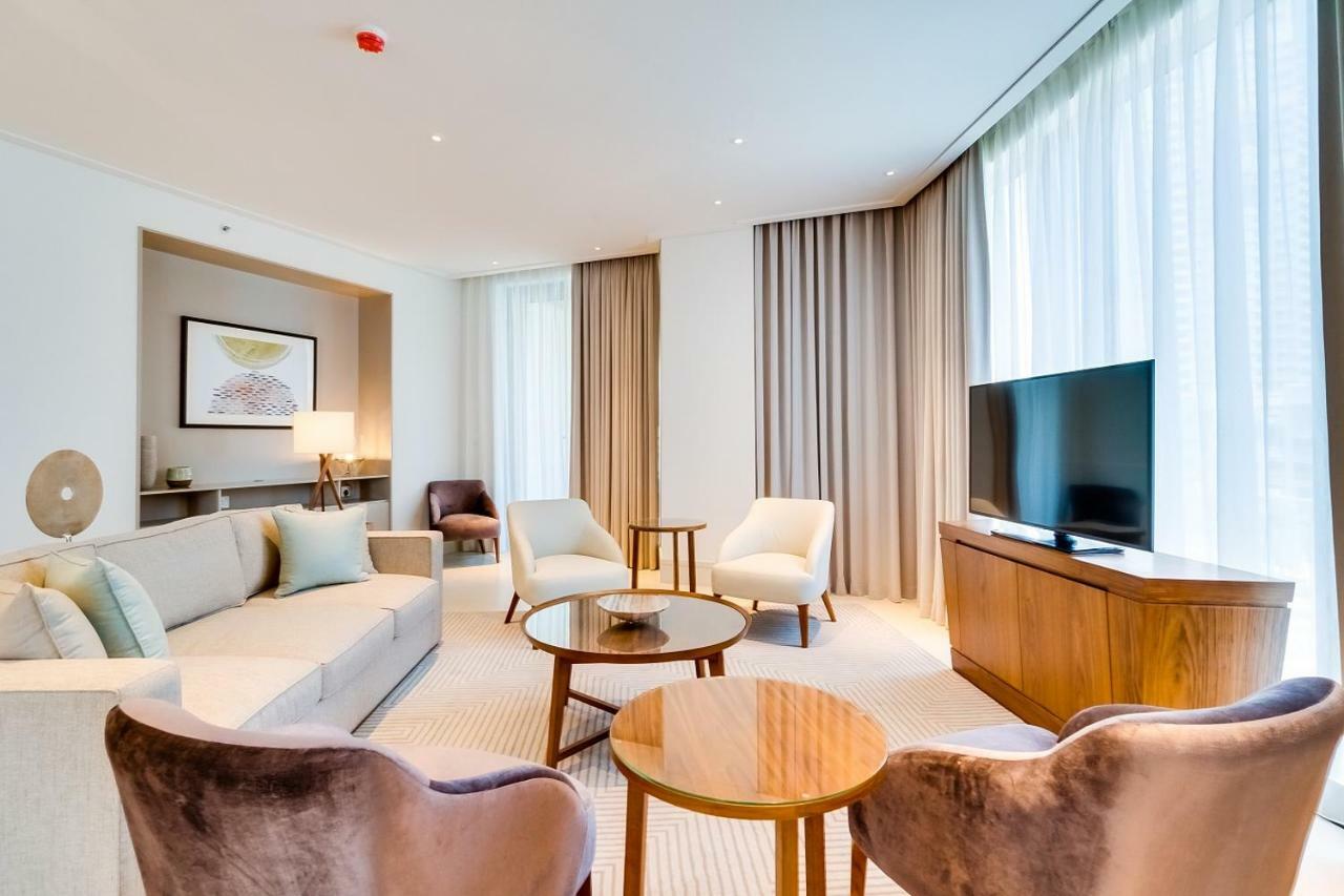 Three-Bedroom Apartment Partial Burj Khalifa View