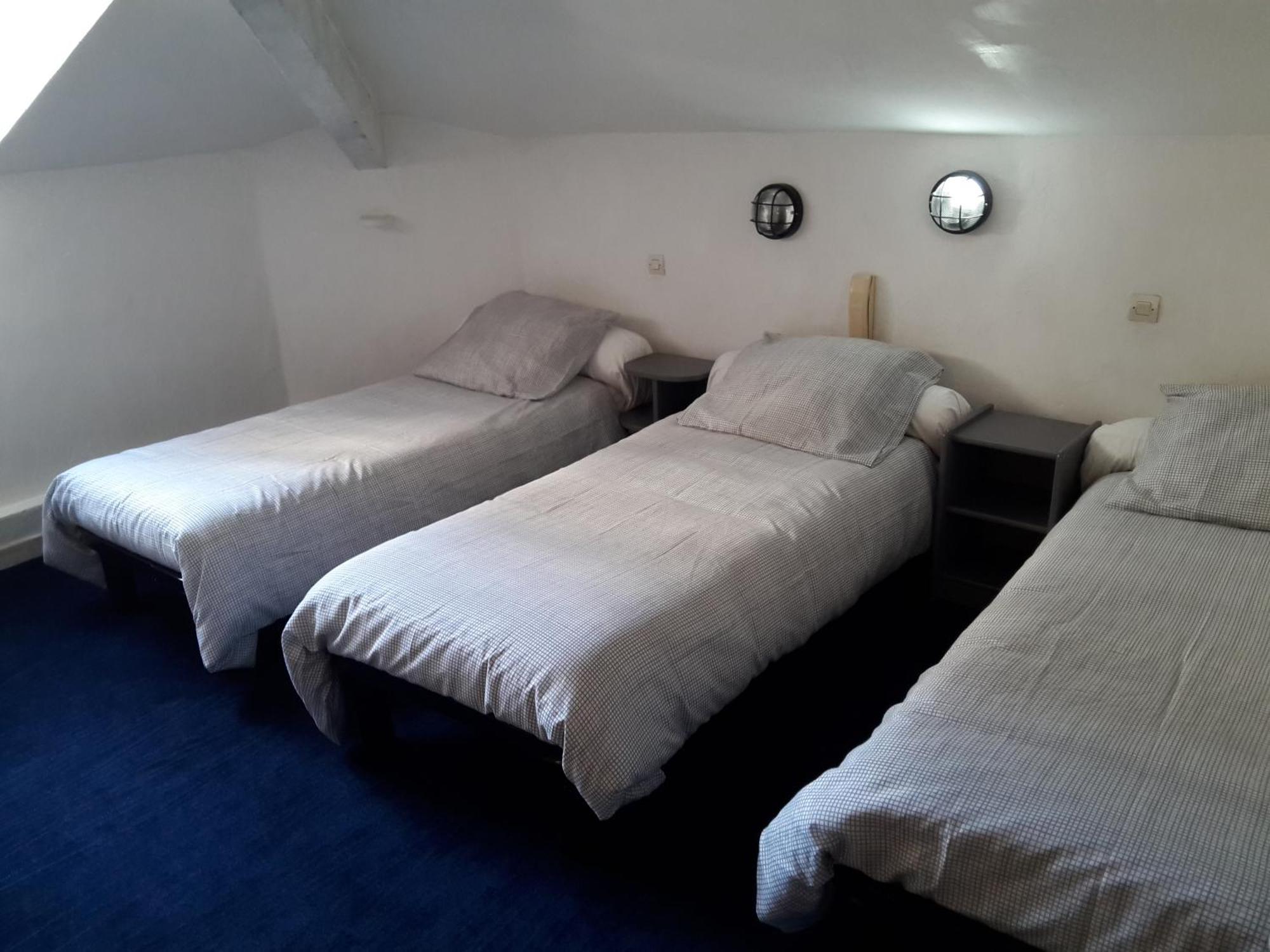 Economy Triple Room