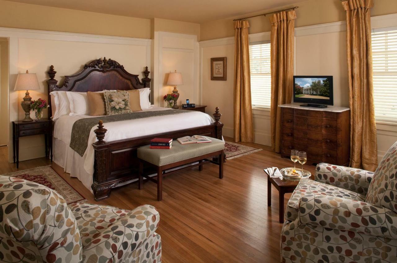Deluxe King Suite