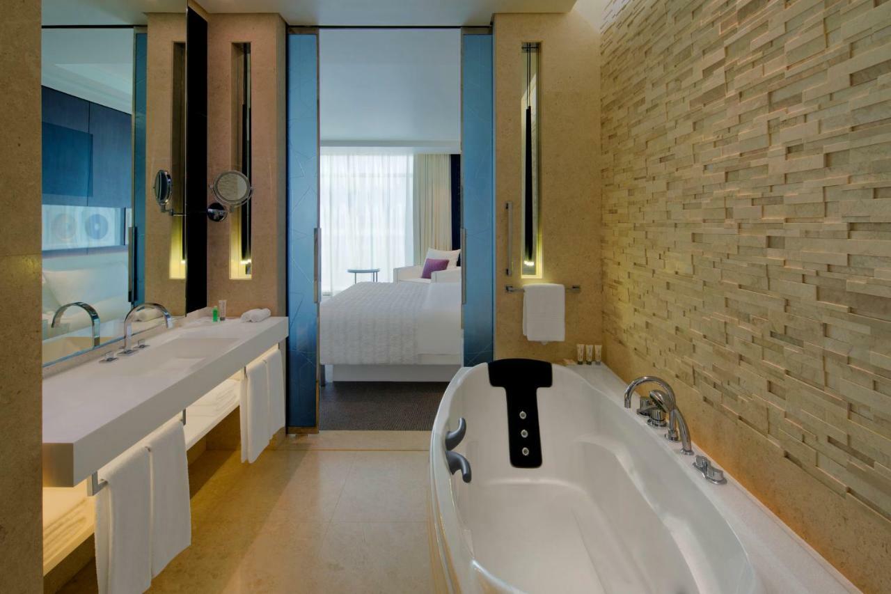 Le Royal Club Twin Room Larger Room Executive Lounge Access