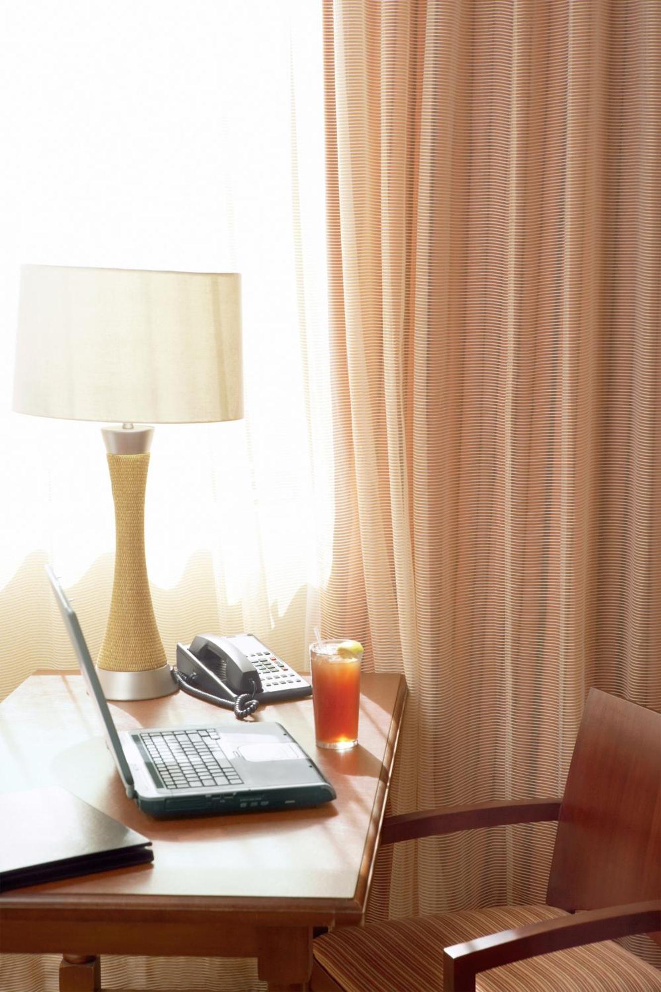 One-Bedroom King Suite - Non-Smoking