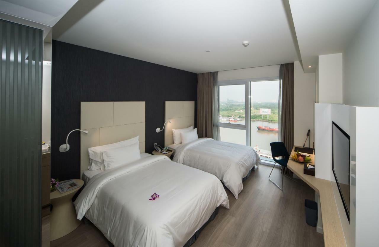 Premier Double or Twin Room River View