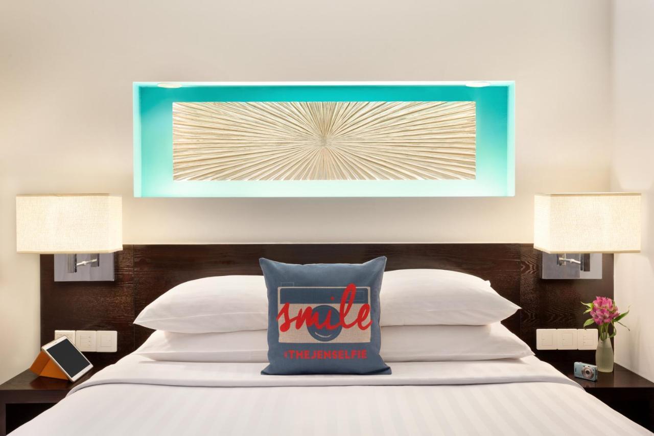 Deluxe Queen Room Ocean View Return Airport Transfer Complimentary Wifi