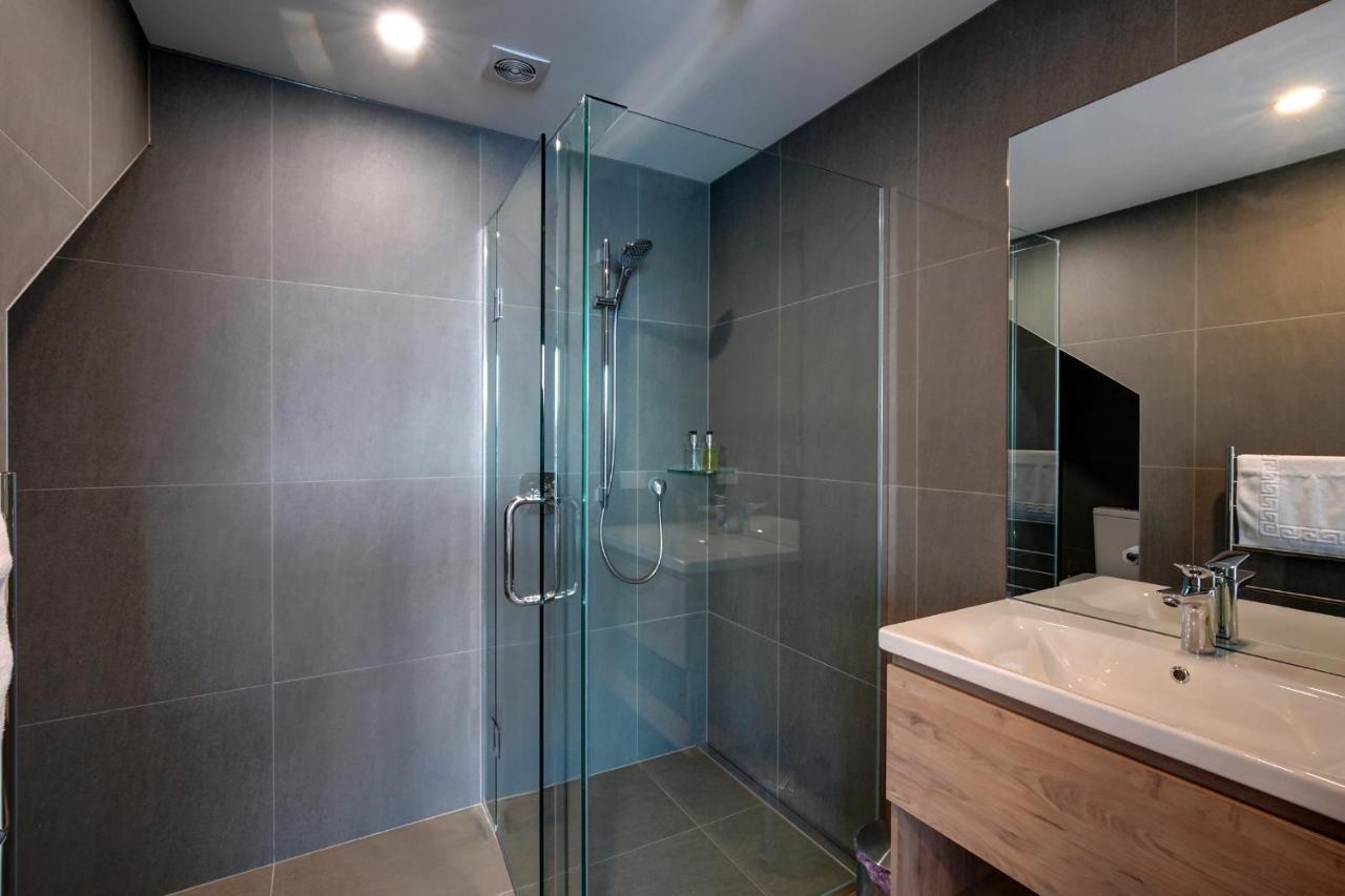 Twin Room with Lake View