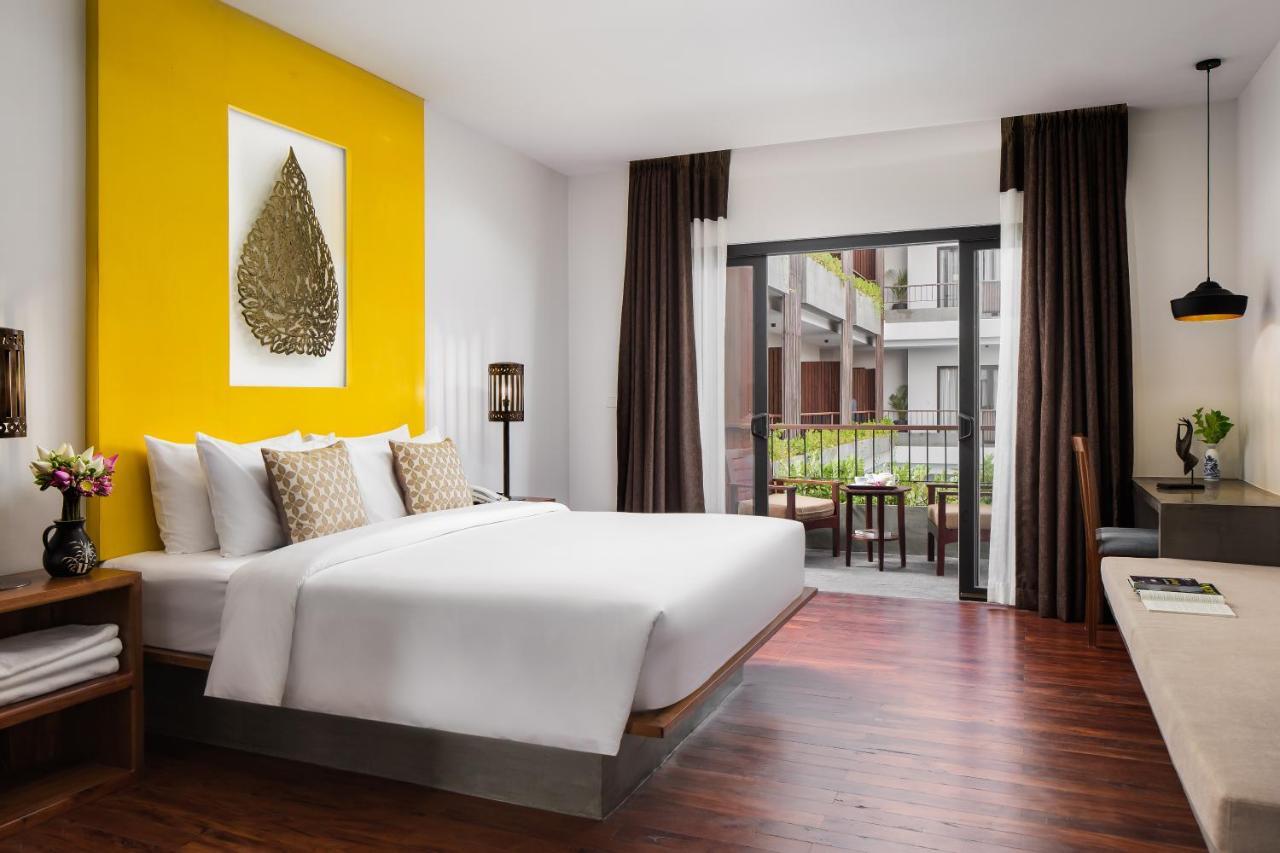 Palace Suite Room King Bed Pool View