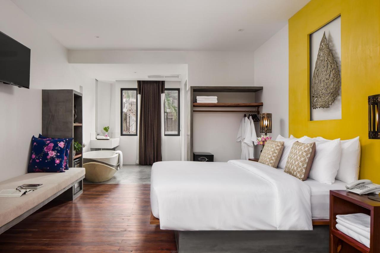 Palace Suite Room King Bed Pool View