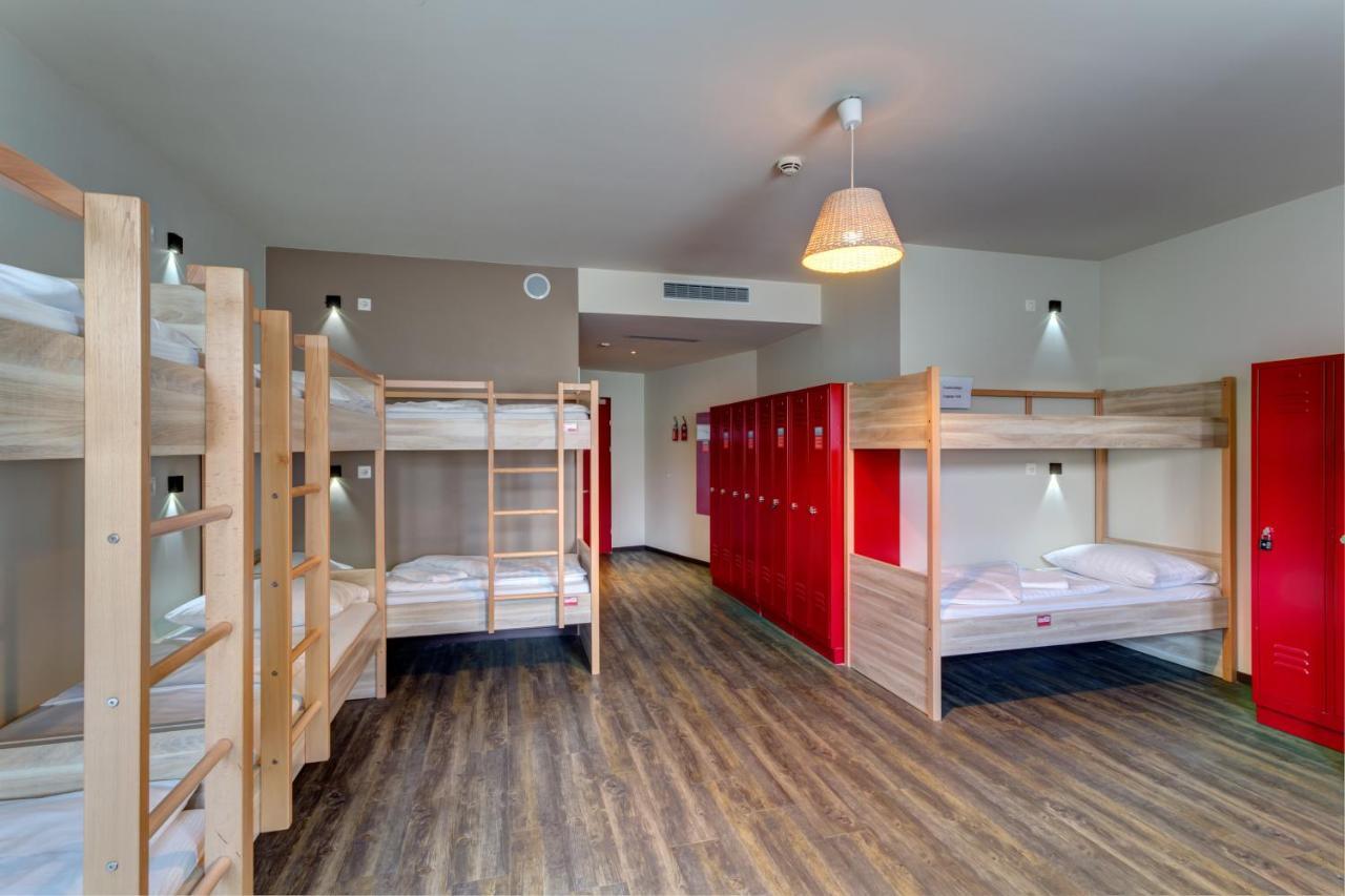 Bed 9-Bed Mixed Dormitory Room