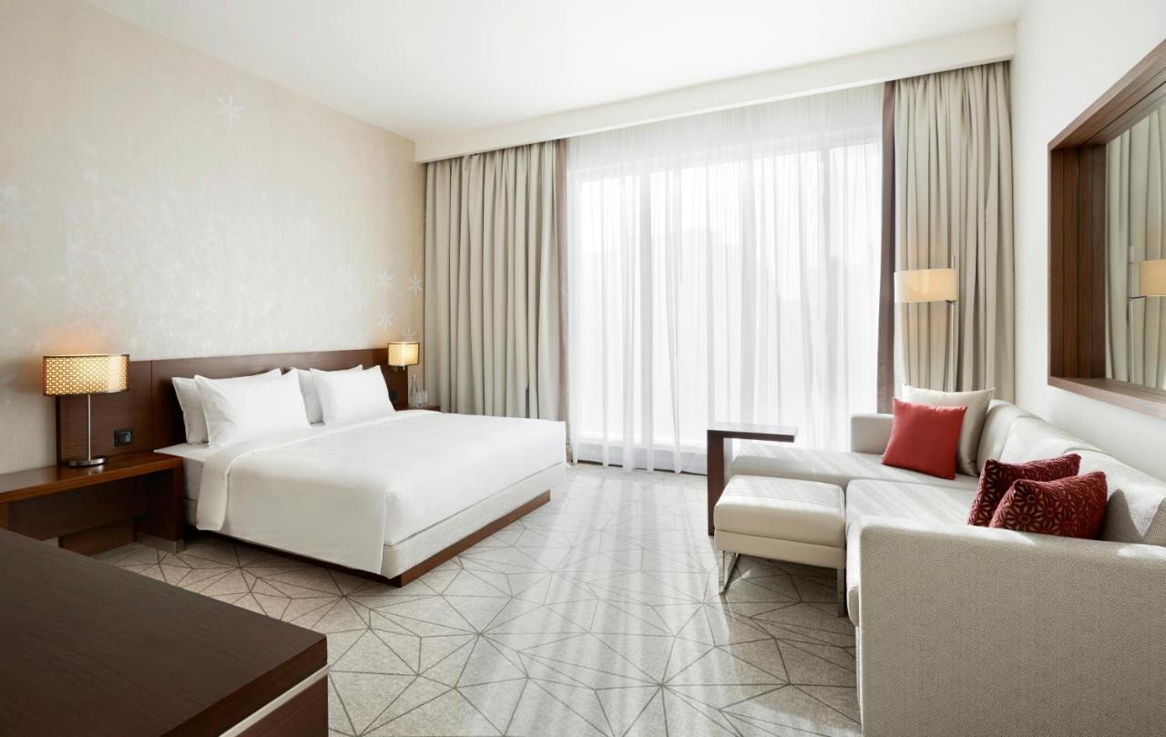 King Room Sofa Bed Pool View & on F&B