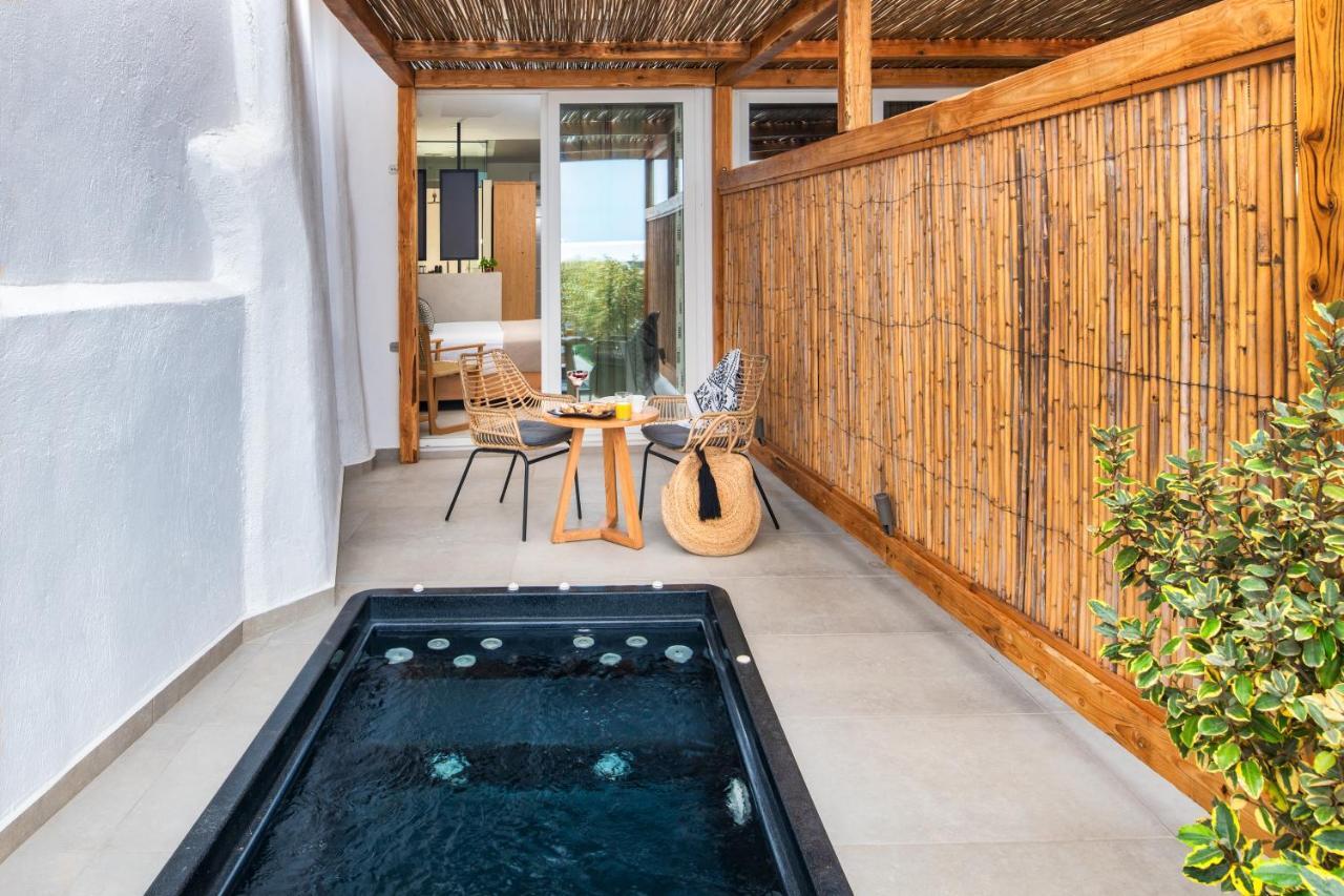 Premium Suite Outdoor Private Hot Tub
