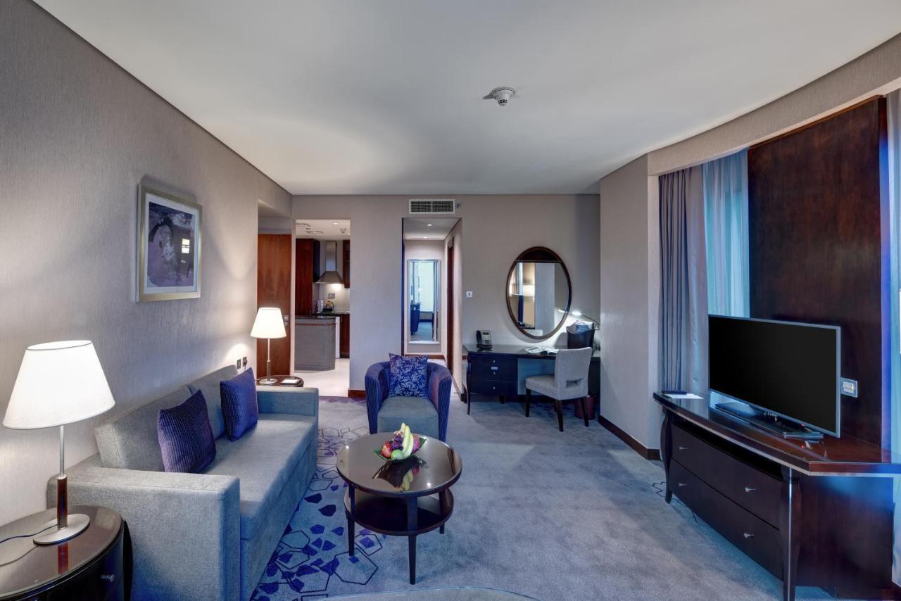 One Bedroom Suite Complimentary Buffet