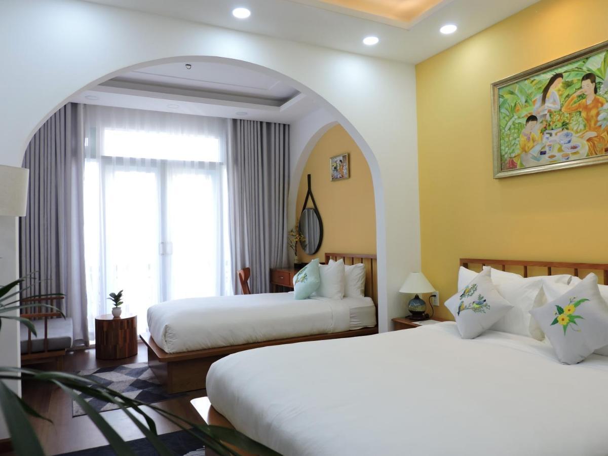 Triple Room Indochine Balcony laundry