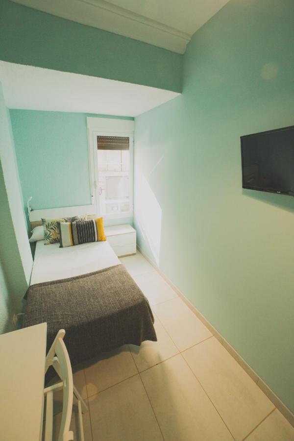 Single Room with Shared Shower and Toilet