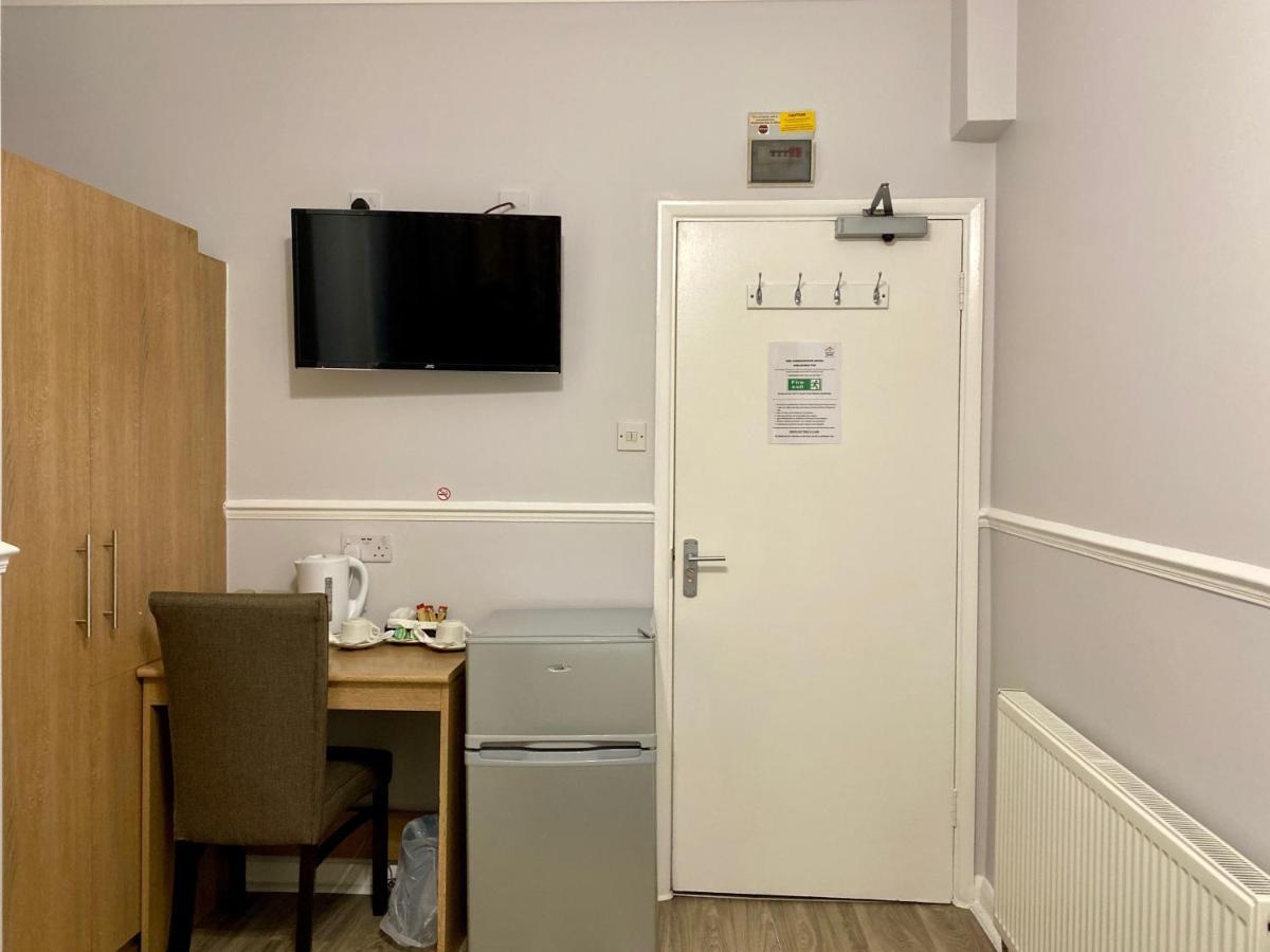 Small Double Room,1352737168:JPEG