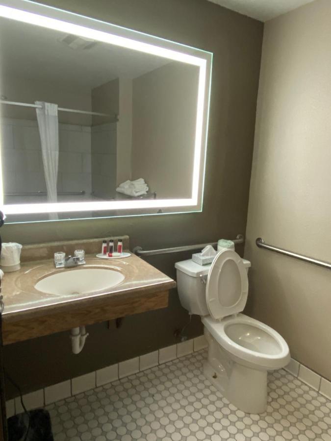 Queen Room Disability Access or Non-Smoking