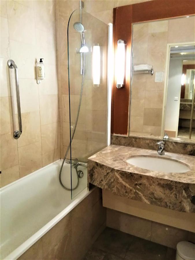 Family Double Room,841662146:JPEG