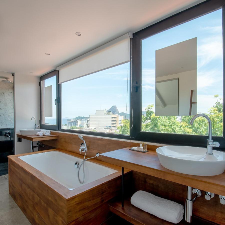 Master Deluxe Room