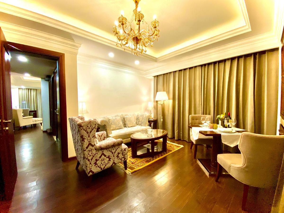 Deluxe Suite with Spa Bath