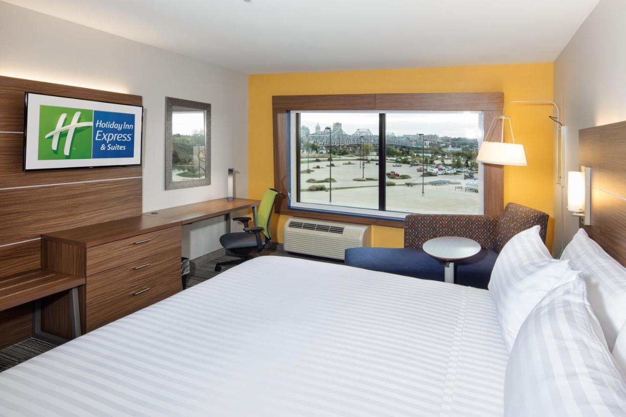 King Room Hearing Accessible Non-Smoking