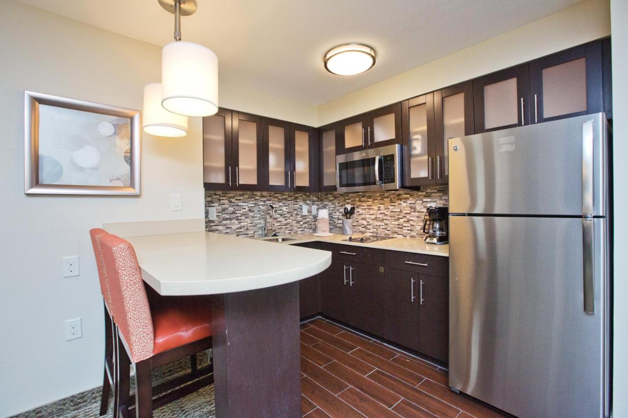 One-Bedroom King Suite