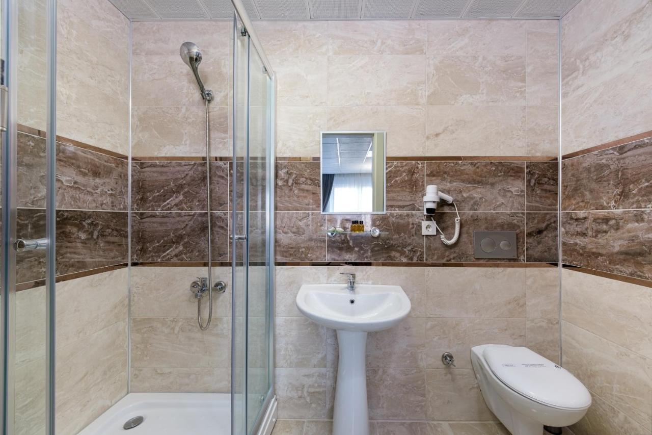 Deluxe Triple Room,981308878:JPEG